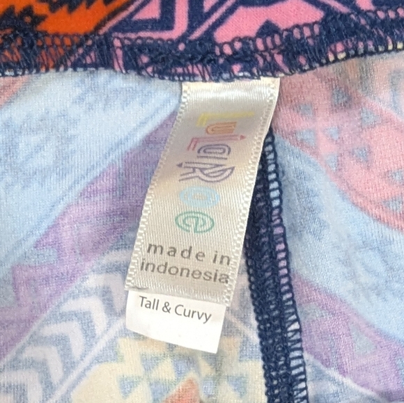 LuLaRoe Tall & Curvy Leggings – Rainbow Zig-Zag Chevron Fiesta 🌈🎶 - Picture 4 of 4